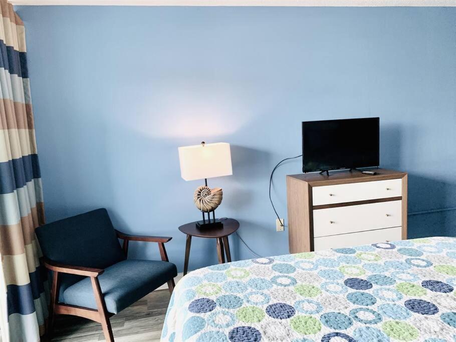 Apartment *oceanview & New* Queen Beds*pools Galore*cool Retro Vibe*m21 Myrtle Beach