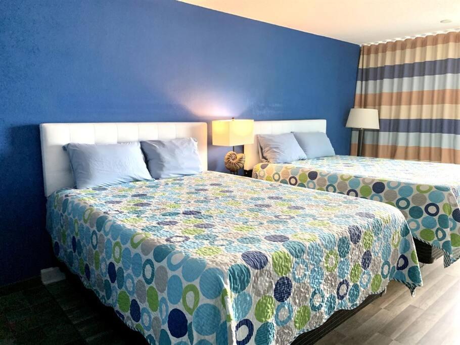 *oceanview & New* Queen Beds*pools Galore*cool Retro Vibe*m21 *