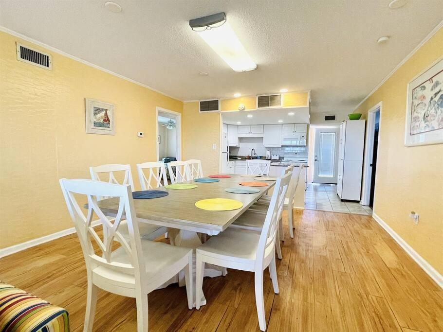 *oceanfront House On The Sand*6 Kings*12br, 12ba*private Hot Tub*sleep 36*pgp Apartment Myrtle Beach