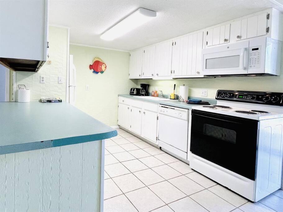Apartment *oceanfront House On The Sand*6 Kings*12br, 12ba*private Hot Tub*sleep 36*pgp