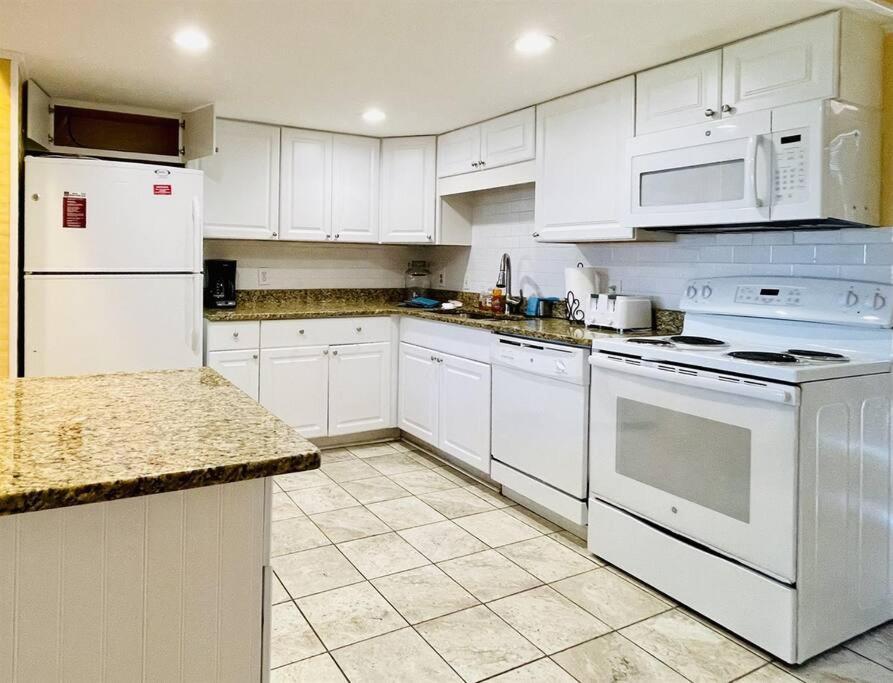 *oceanfront House On The Sand*6 Kings*12br, 12ba*private Hot Tub*sleep 36*pgp *