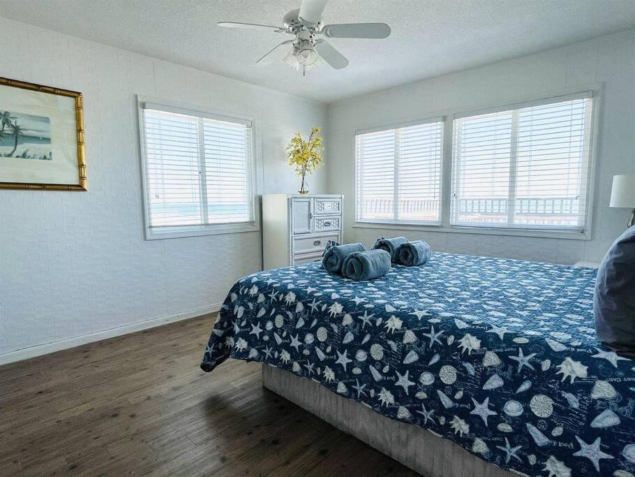 Apartment *oceanfront House On The Sand*6 Kings*12br, 12ba*private Hot Tub*sleep 36*pgp Myrtle Beach