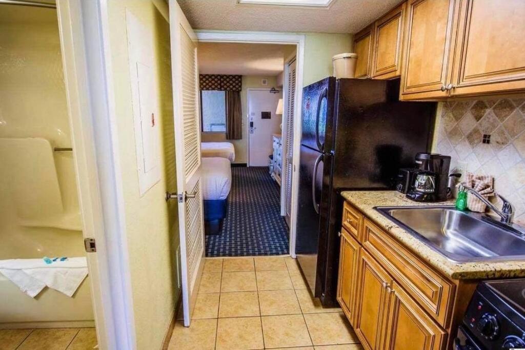 Apartment *oceanfront*king Bed*tons Of Water Amenities*renovated*k126