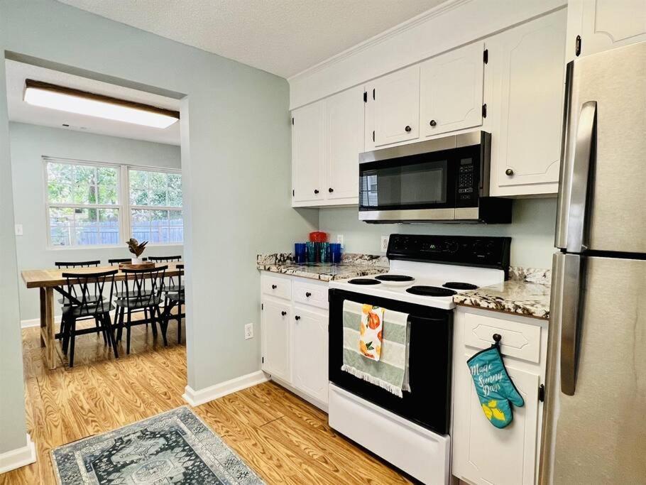 *comfy N. Myrtle House*3 New Queens*steps To The Beach*v384 Apartment *