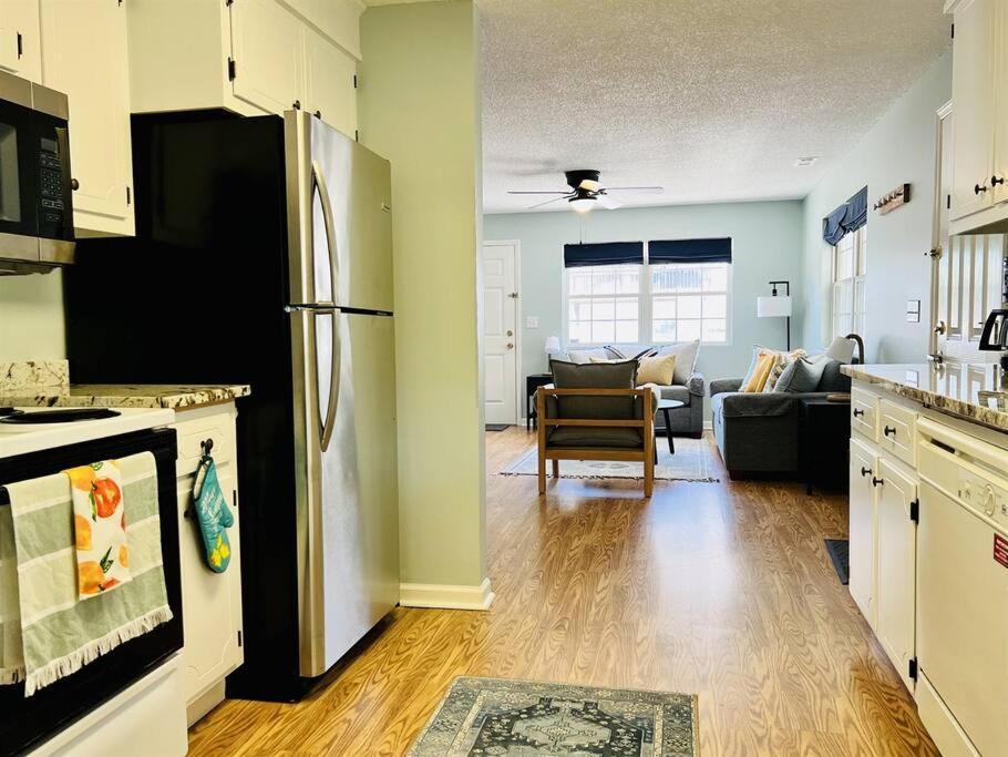 *comfy N. Myrtle House*3 New Queens*steps To The Beach*v384 Apartment