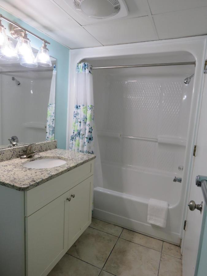 Holiday home 2 Story Direct Oceanfront Penthouse- Sandy 1116- Sleeps 6!