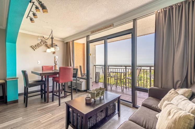 Ocean View Double Queen Suite! - Caravelle 508 - Sleeps 4 Guests! Holiday home *