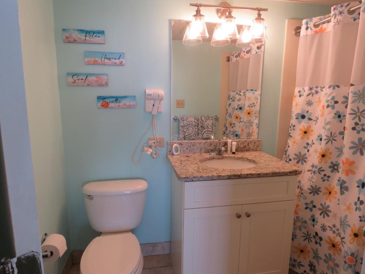 2 Story Direct Oceanfront Penthouse- Sandy 1116- Sleeps 6! Holiday home *