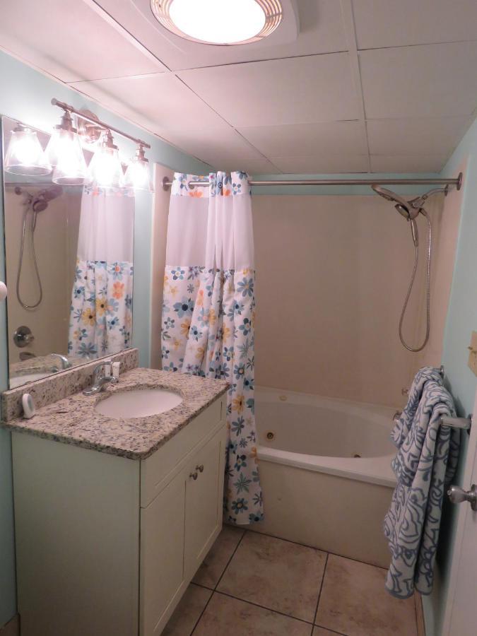 Holiday home 2 Story Direct Oceanfront Penthouse- Sandy 1116- Sleeps 6!