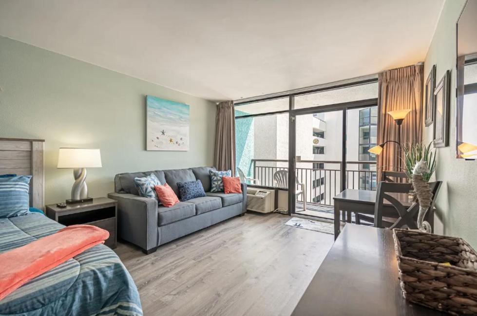 Landmark 1420 - Updated King Suite! Perfect For 2-4 People! Holiday home *