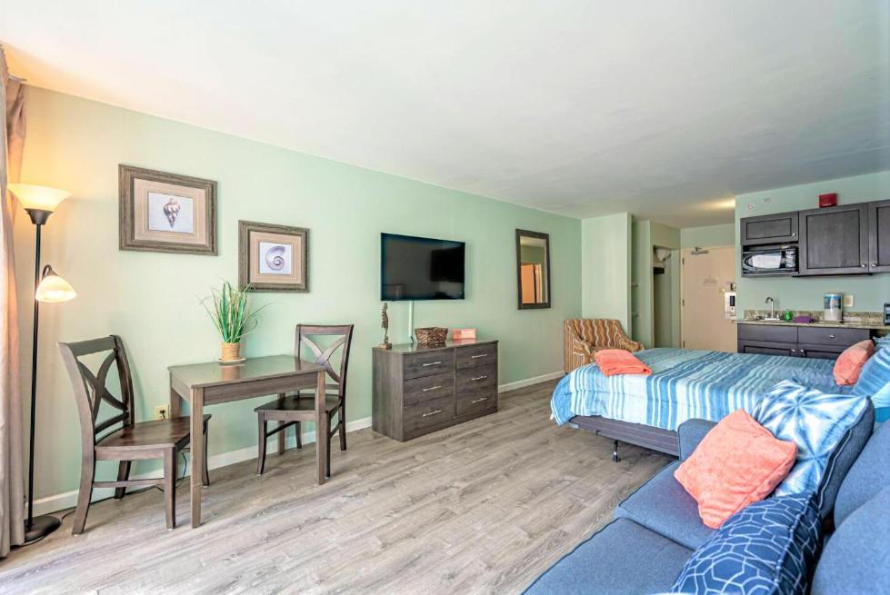 Landmark 1420 - Updated King Suite! Perfect For 2-4 People!