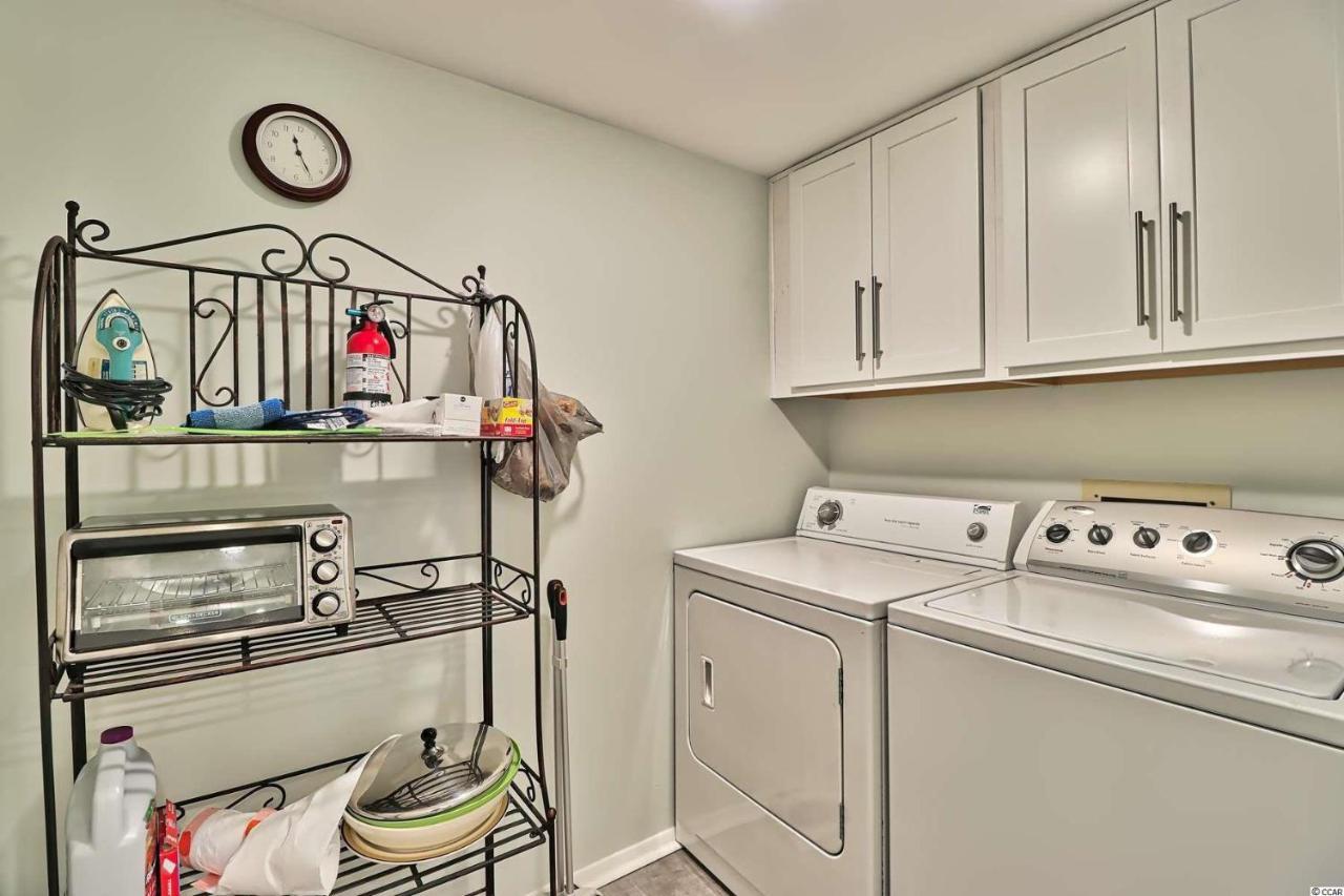 One Unit 302 - 3rd Floor Oceanfront - Sleeps 6! 2 Bed, 2 Bath Holiday home