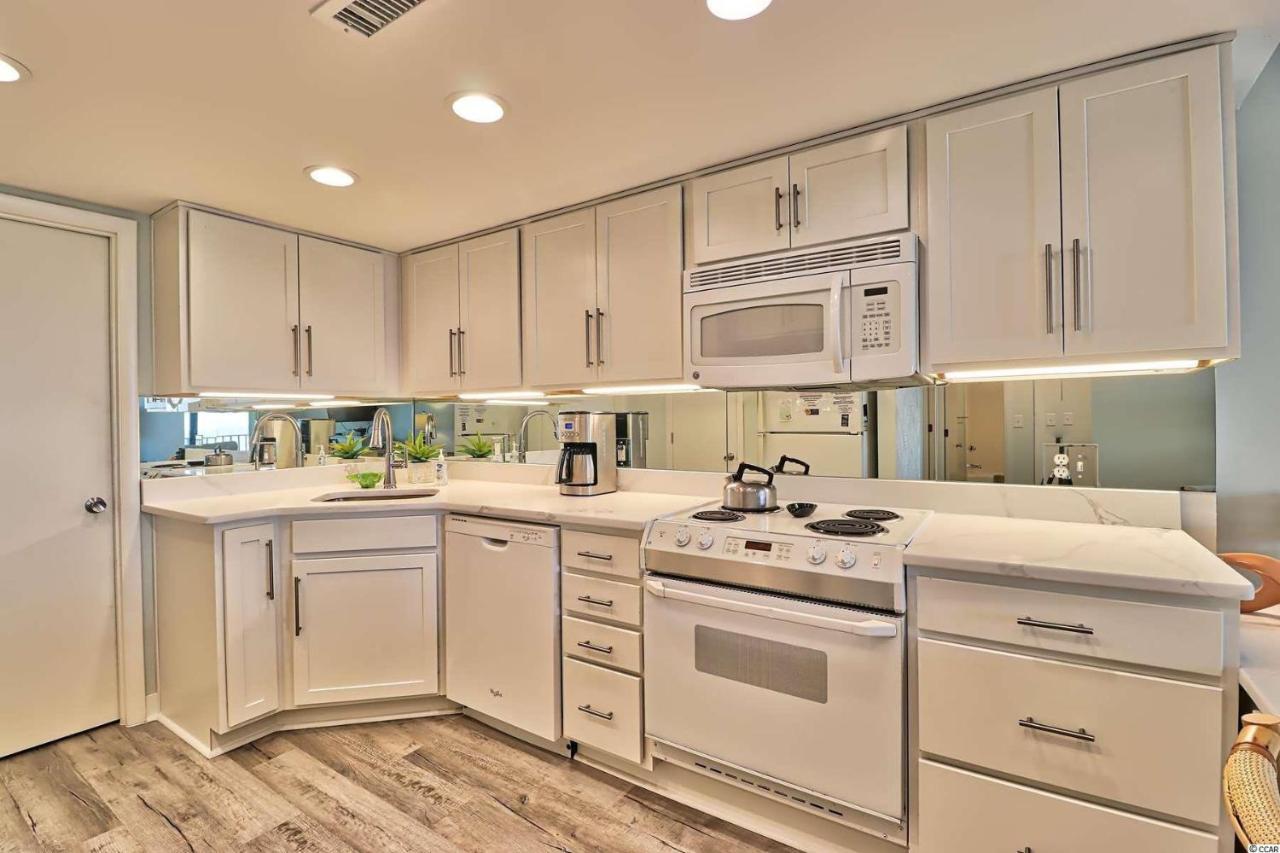 One Unit 302 - 3rd Floor Oceanfront - Sleeps 6! 2 Bed, 2 Bath