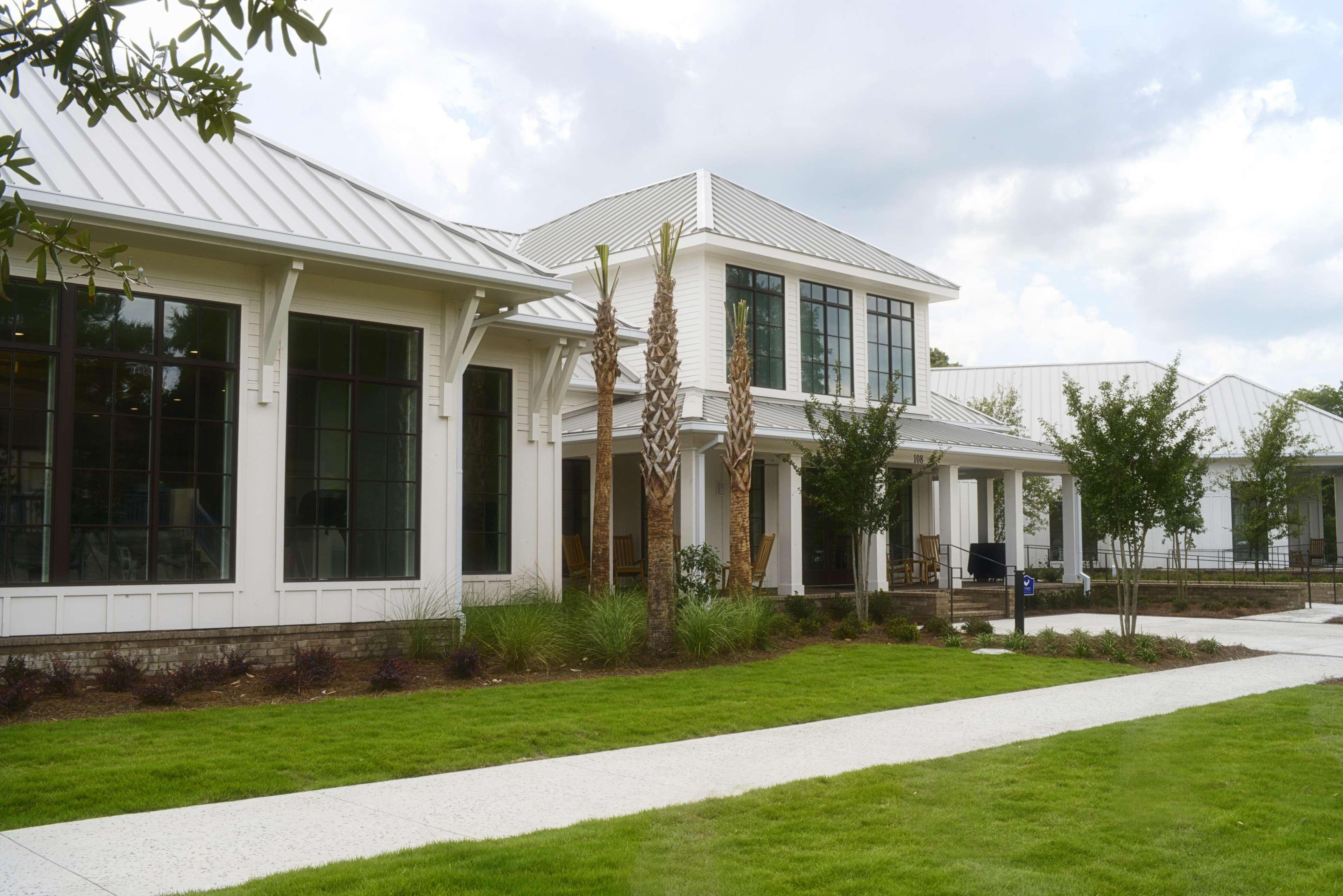 Embassy By Hilton Myrtle Oceanfront Resort 4*