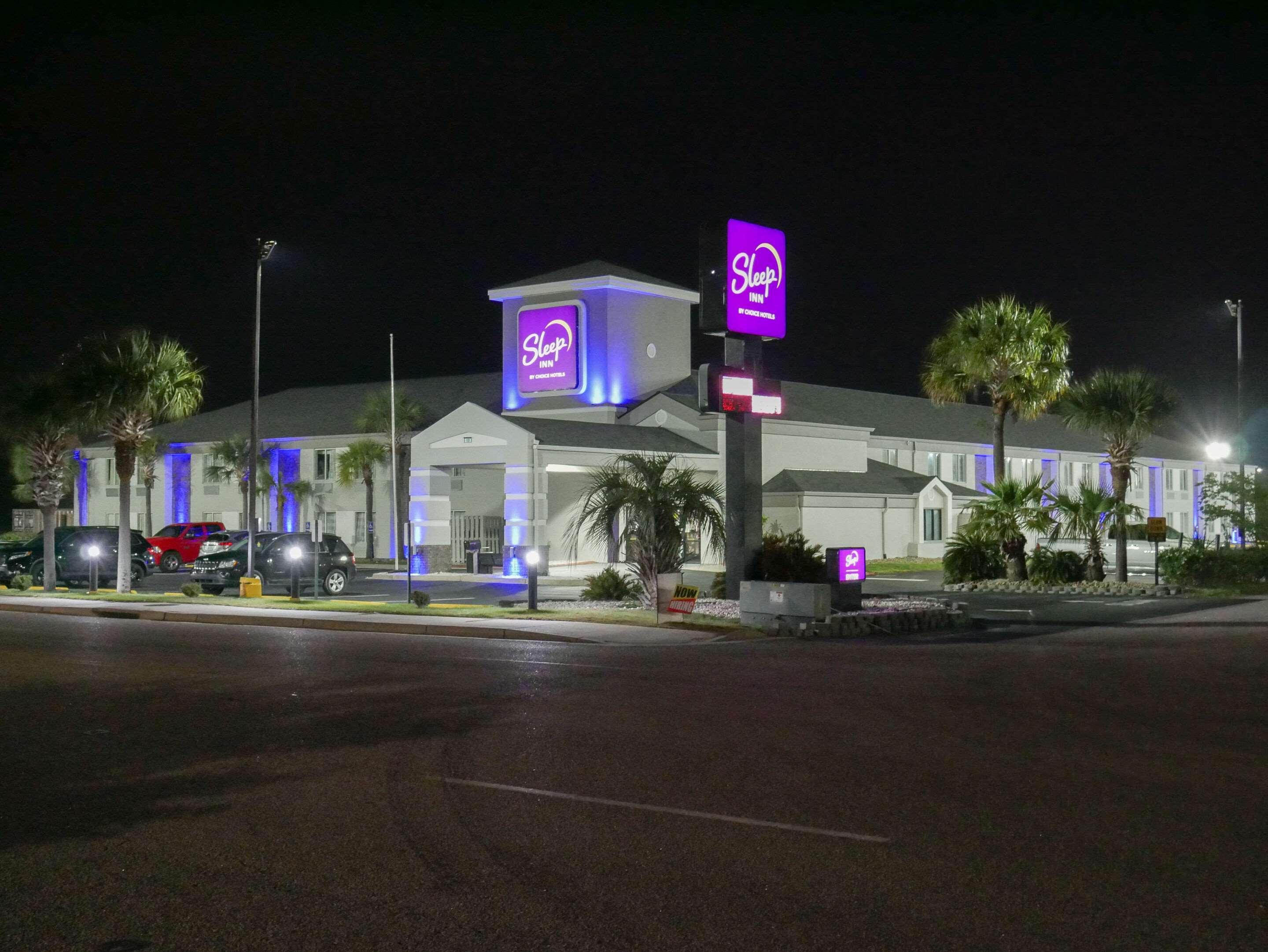 Sleep Near Outlets Hotel