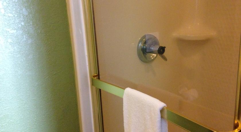 Hotel Sleep Near Outlets 2*
