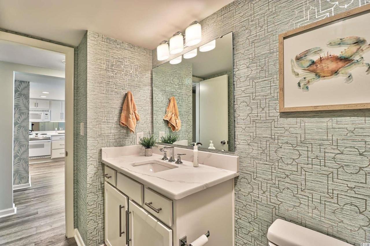 One Unit 302 - 3rd Floor Oceanfront - Sleeps 6! 2 Bed, 2 Bath Holiday home Myrtle Beach