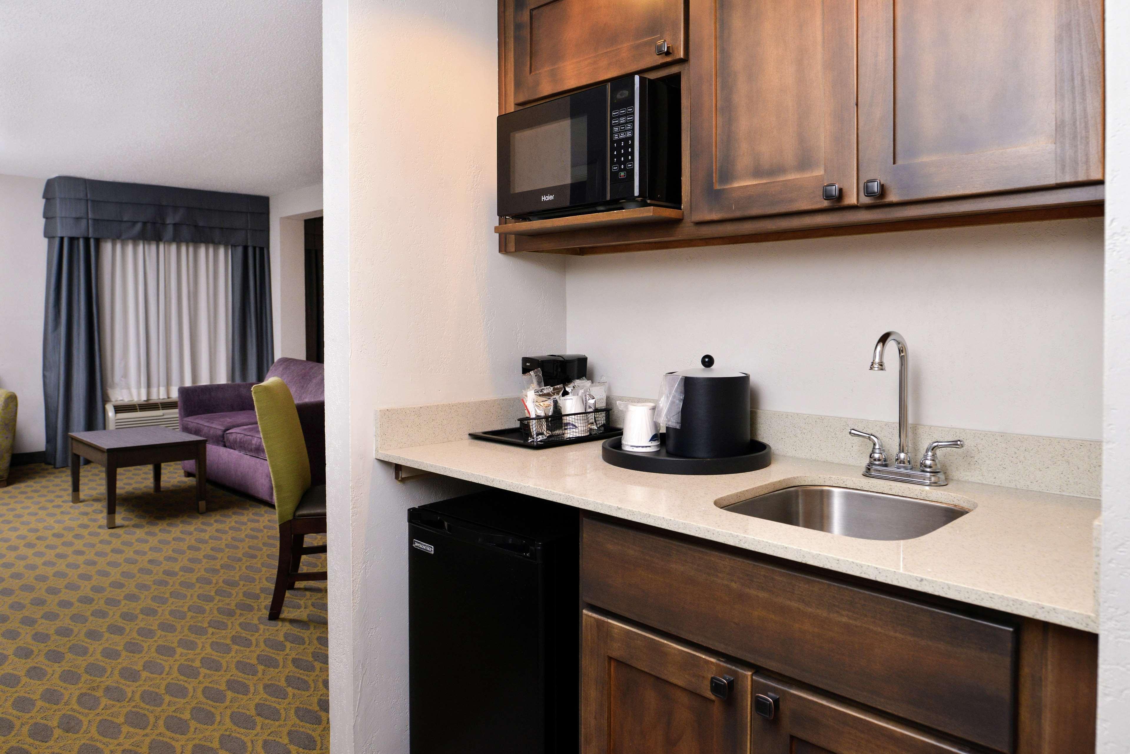 Hotel Hampton Northwood 3*