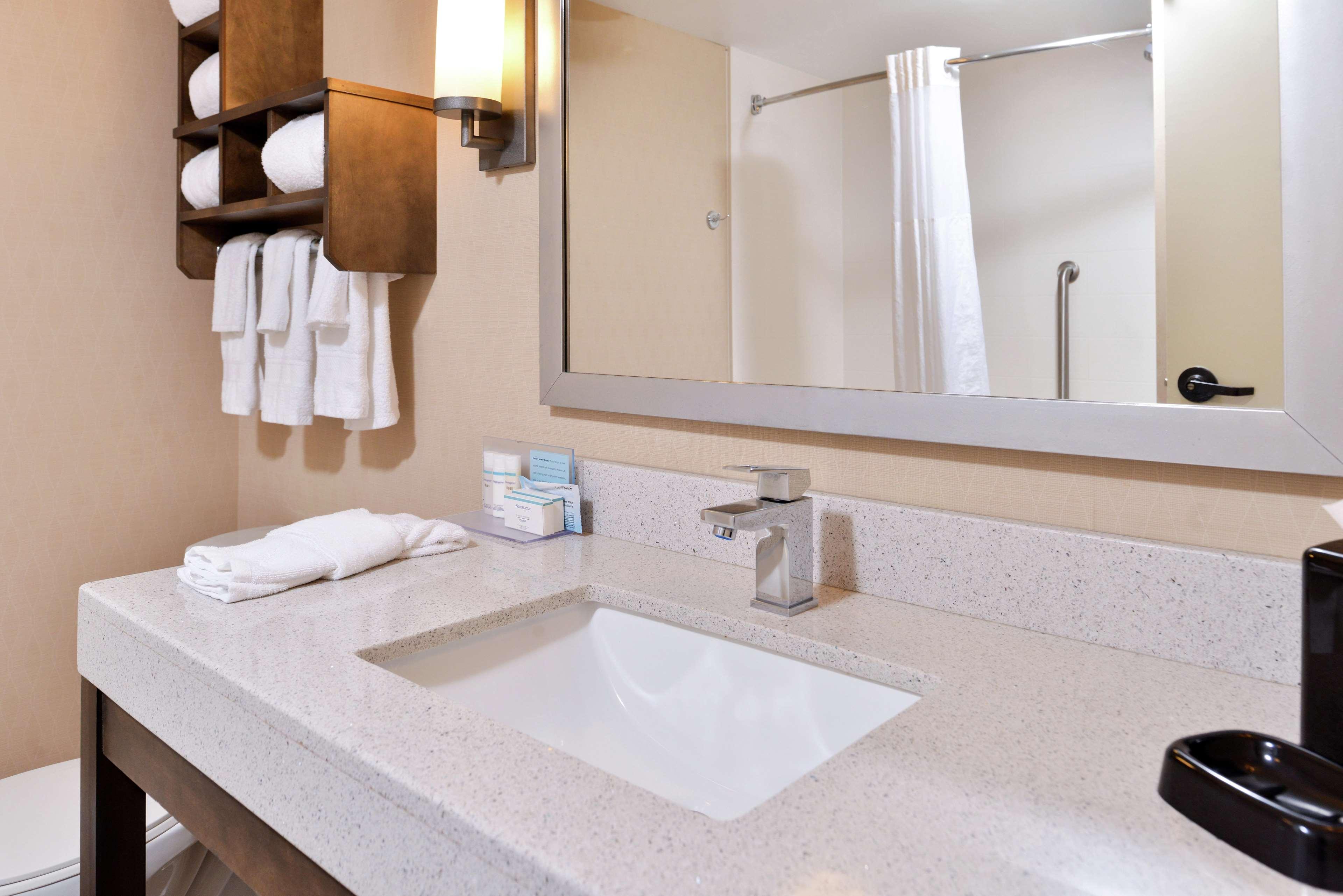 Hampton Northwood Hotel