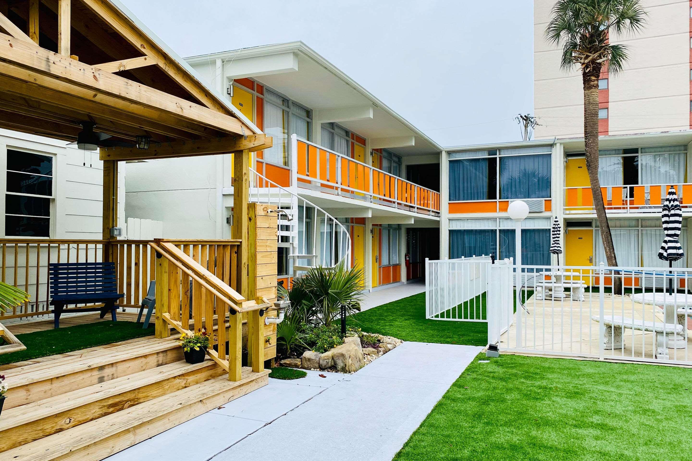Hotel Shores 2*