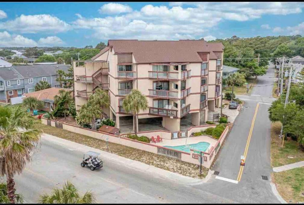 Lovely 2-bedroom With Pool *