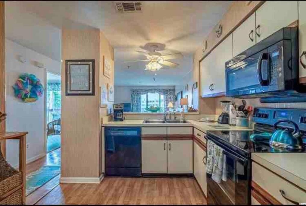 Apartment Lovely 2-bedroom With Pool *