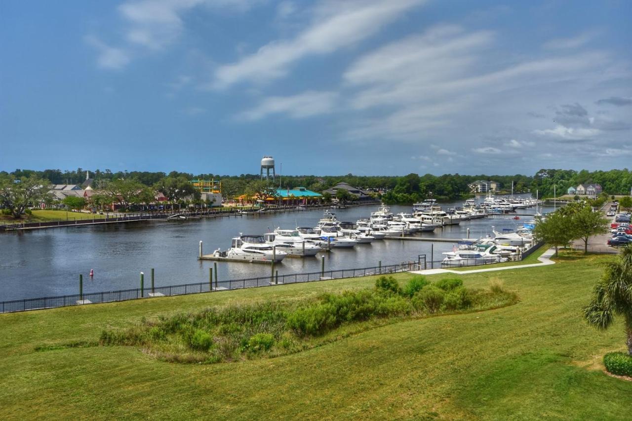 Apartment 3405 Yacht Club *