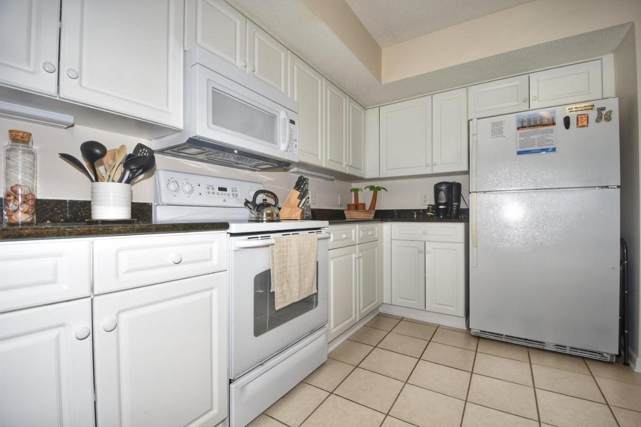 3405 Yacht Club *