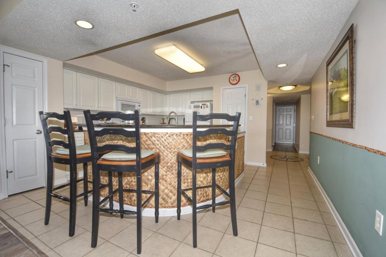 Apartment 3405 Yacht Club