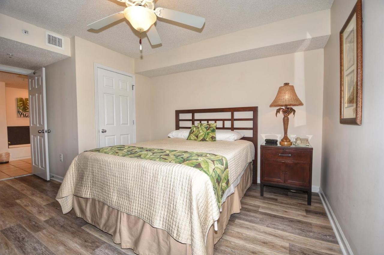 3405 Yacht Club *