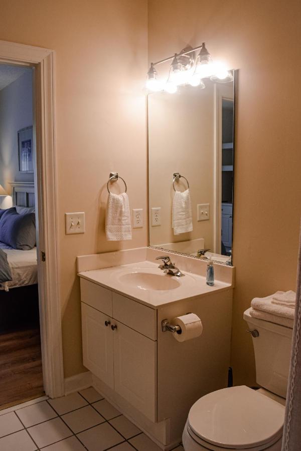 Barefoot 2-bedroom With A Pool Apartment