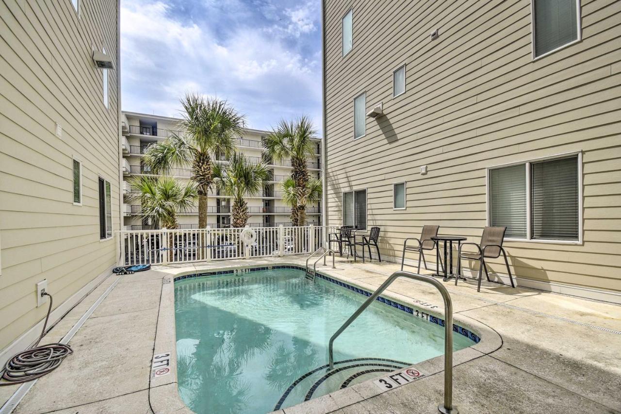 Roomy North Myrtle Condo, Walk To * Myrtle Beach