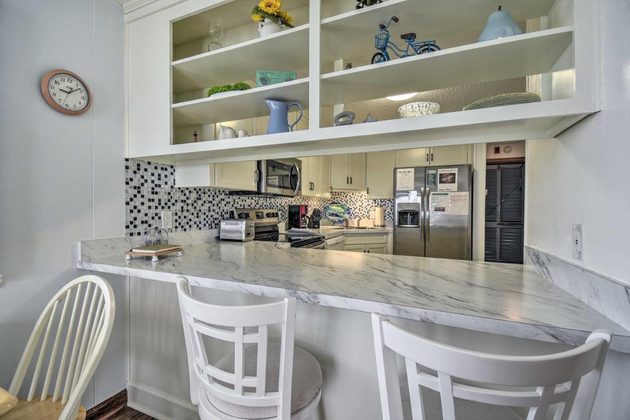 North Myrtle With Private Balcony! Apartment