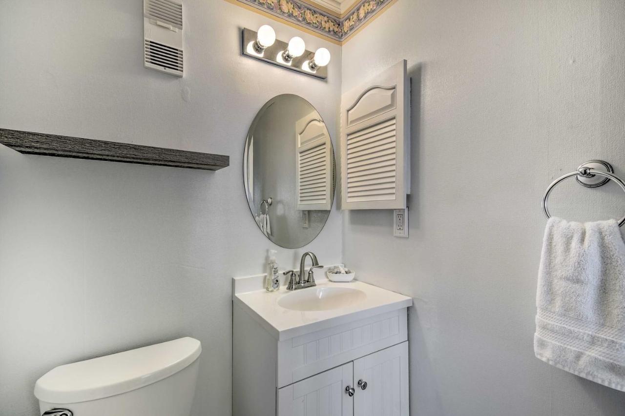 Apartment North Myrtle With Private Balcony!