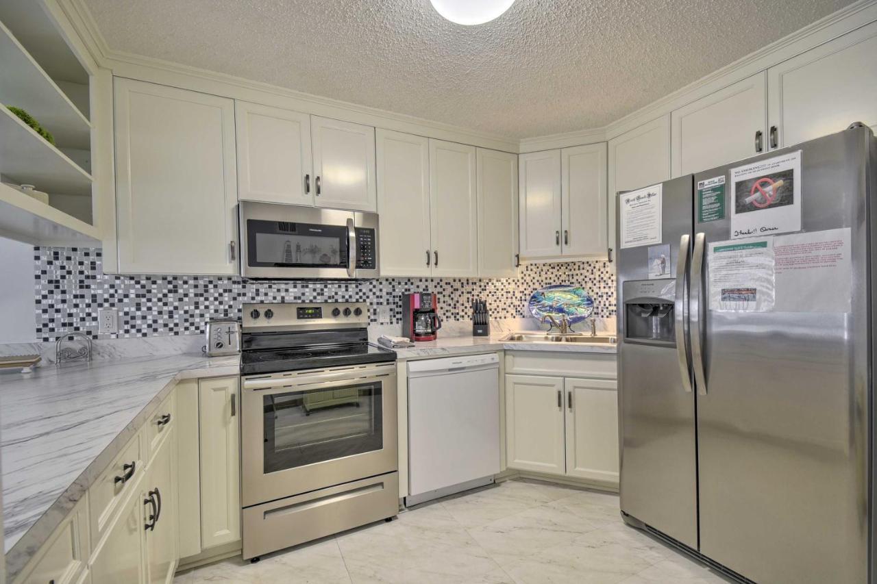 Apartment North Myrtle With Private Balcony! *