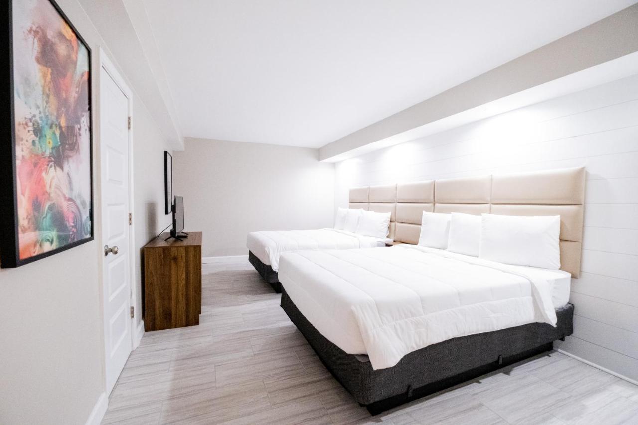300 Tenth Hotel