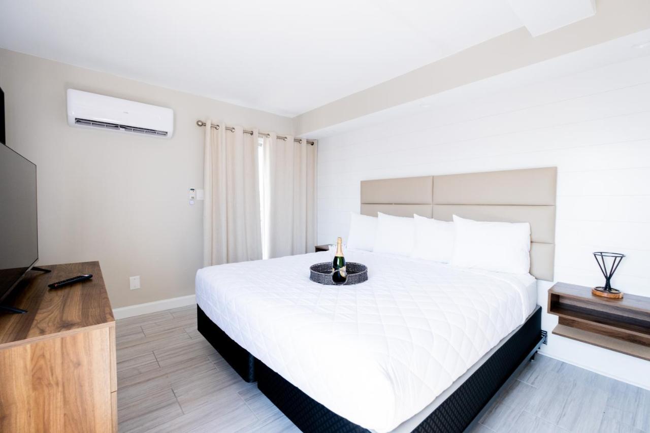 300 Tenth Hotel