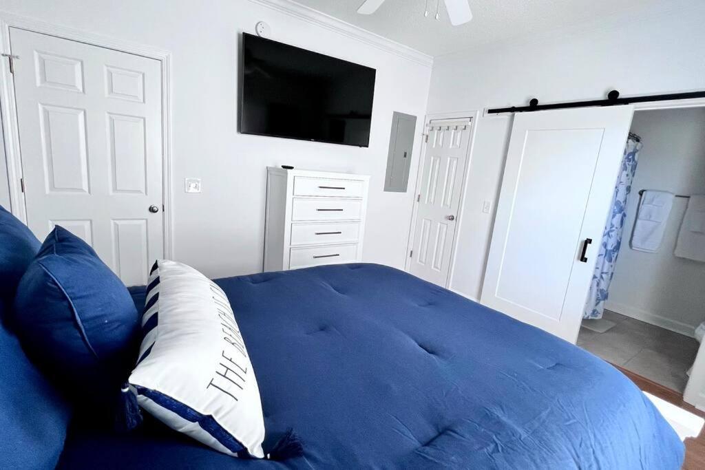 Walk To The Beach-sleeps 10 And Golfcart Holiday home Myrtle Beach