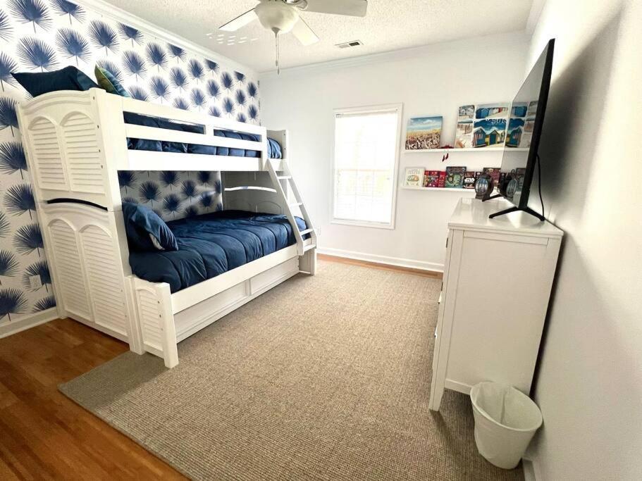 Walk To The Beach-sleeps 10 And Golfcart * Myrtle Beach