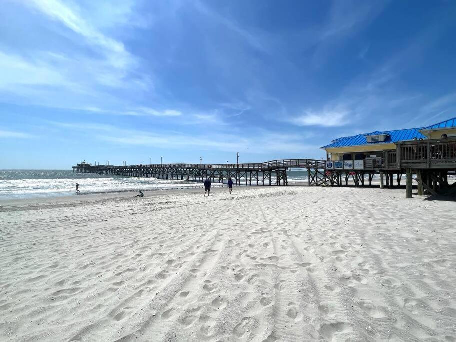 Walk To The Beach-sleeps 10 And Golfcart Holiday home