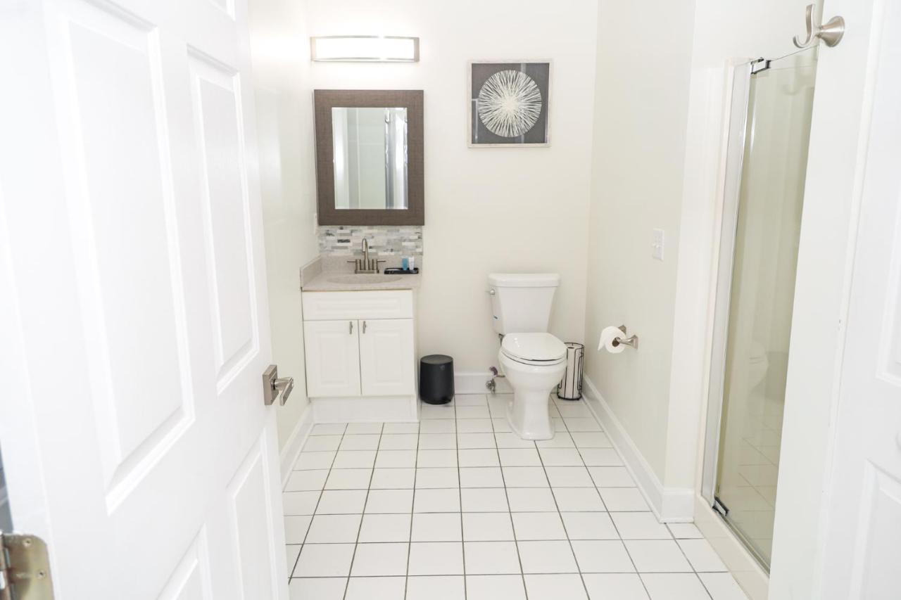 Apartment Stunning On Golf Course Near Broadway At The Beach