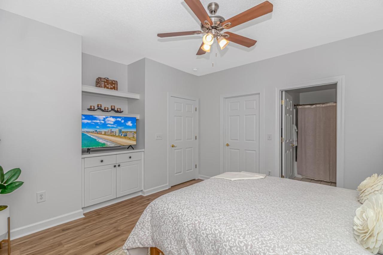 Holiday home Cypress Bend At Barefoot: Two-bedroom With Barefoot Landing Views