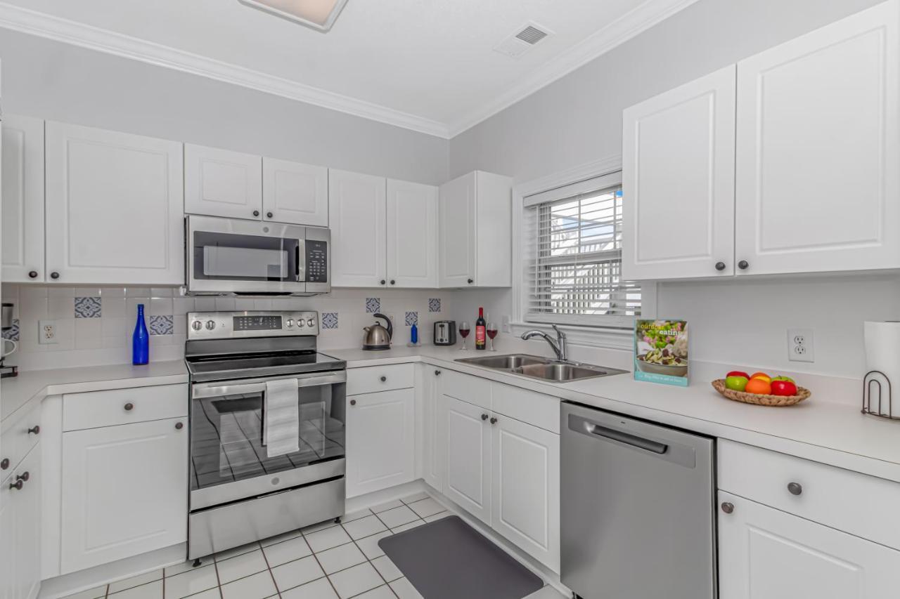 Cypress Bend At Barefoot: Two-bedroom With Barefoot Landing Views Holiday home Myrtle Beach