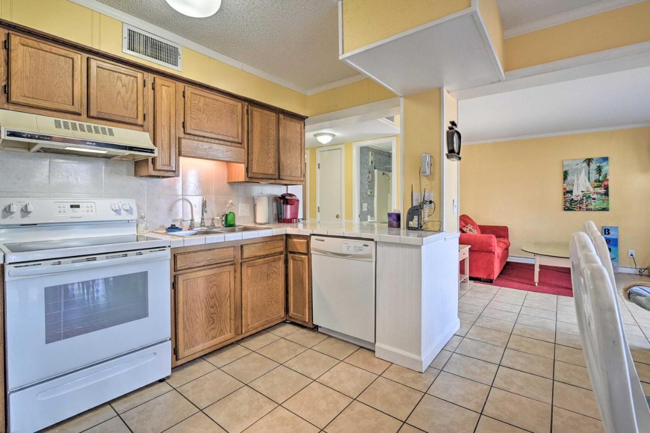 Apartment South Myrtle With Balcony - Walk To The Beach! Myrtle Beach