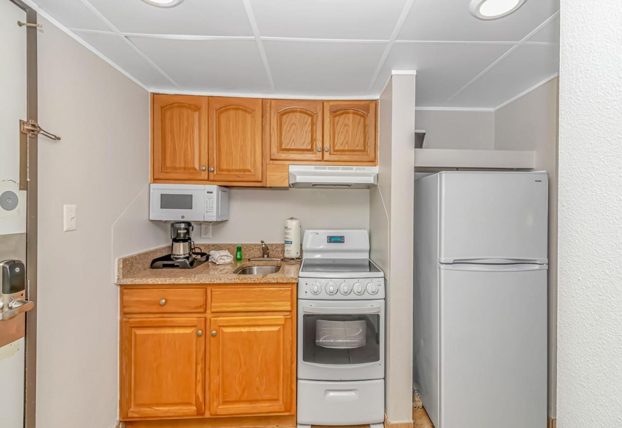 Ocean Reef - Direct Oceanfront - Nicely Updated! Perfect For 2-4 Guests! Unit 303 Myrtle Beach