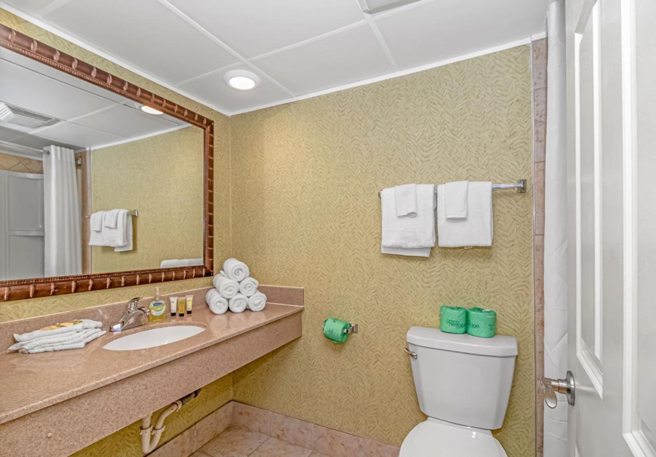 Ocean Reef - Direct Oceanfront - Nicely Updated! Perfect For 2-4 Guests! Unit 401 Holiday home *
