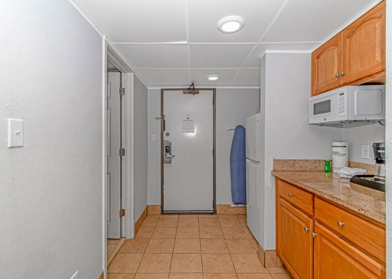 Ocean Reef - Direct Oceanfront - Nicely Updated! Perfect For 2-4 Guests! Unit 401 Myrtle Beach