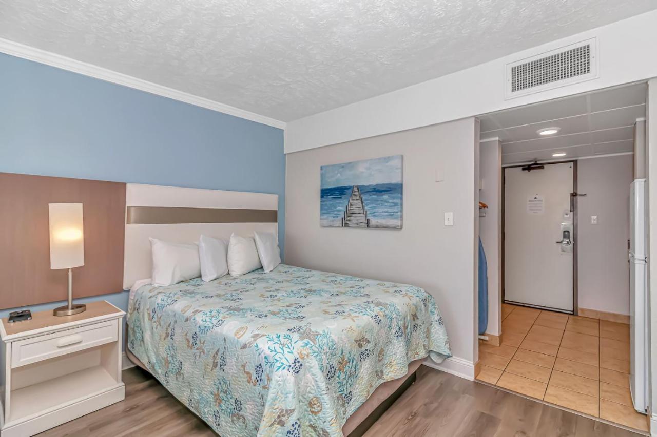 Ocean Reef - Direct Oceanfront - Nicely Updated! Perfect For 2-4 Guests! Unit 303 Holiday home