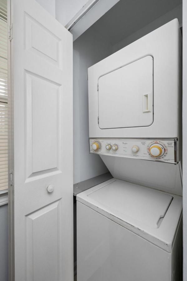 Fully Equipped 2br 2ba With King Bed In Heart Of Mb *