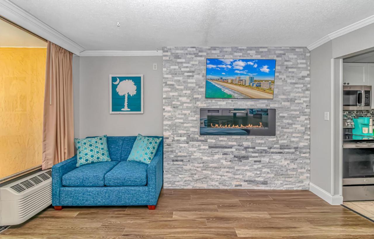 Immaculate Oceanfront King Suite! Completely Updated! - Caravelle 1414 - Sleeps 2-3 Guests! Holiday home